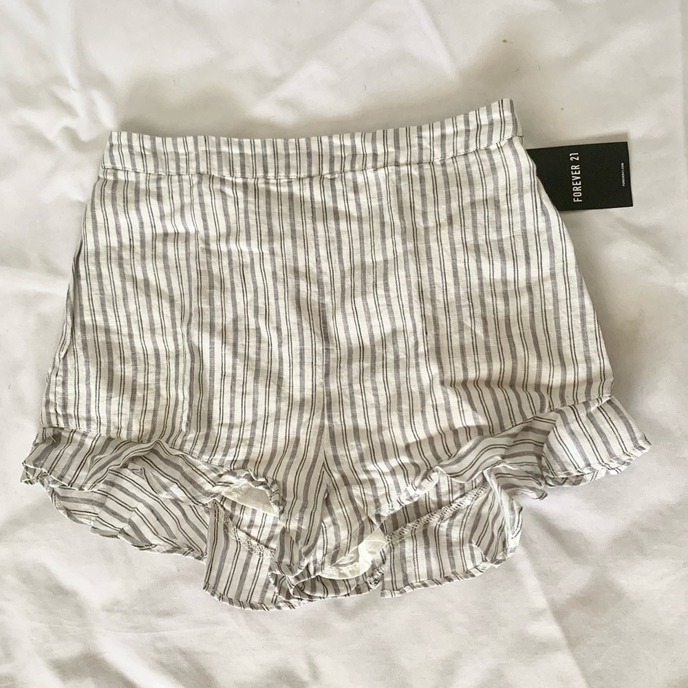 FOREVER 21 off white/cream linen shorts 🤍✨